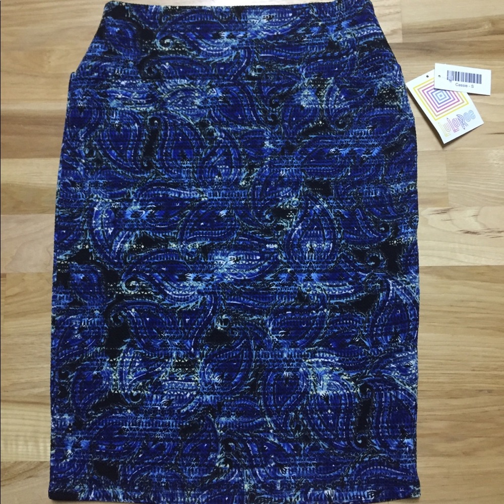 LuLaRoe Cassie skirt